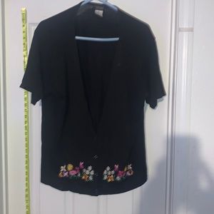 Beautiful vintage short sleeve sweater.